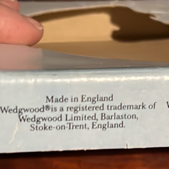 Wedgwood Peter Rabbit Plate w/ Peter in Bed w/ camomile Tea Original box. - Picture 12 of 15